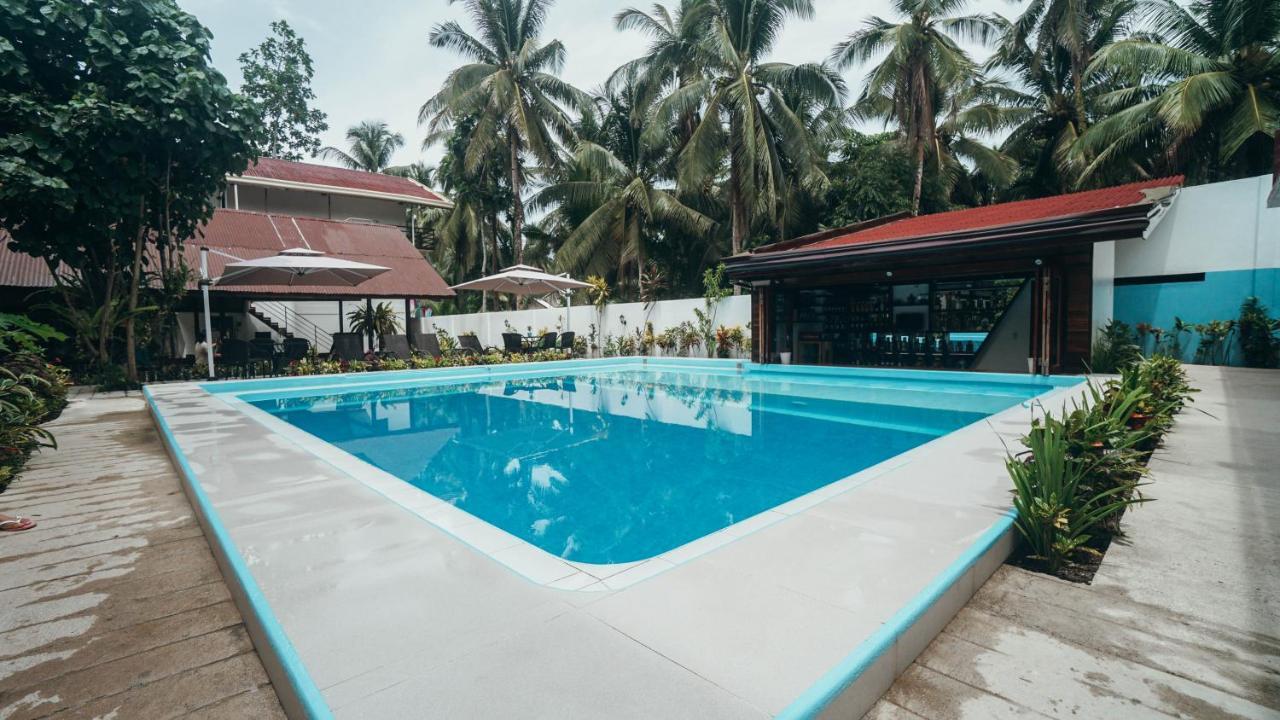 Point 303 Resort General Luna  Luaran gambar