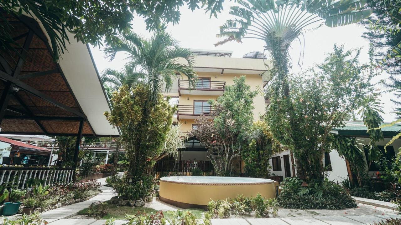Point 303 Resort General Luna  Luaran gambar