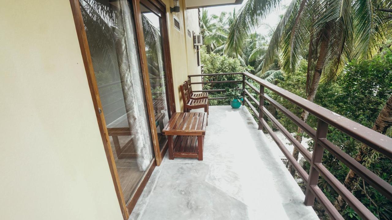Point 303 Resort General Luna  Luaran gambar