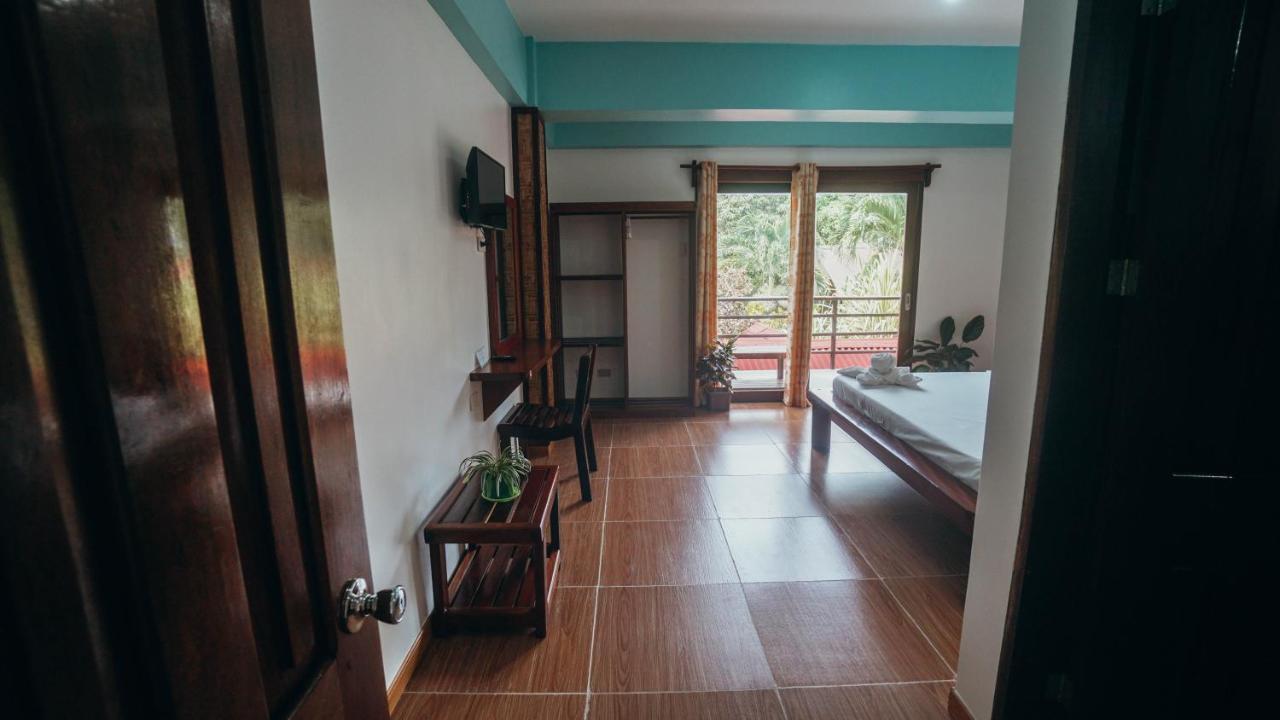 Point 303 Resort General Luna  Luaran gambar