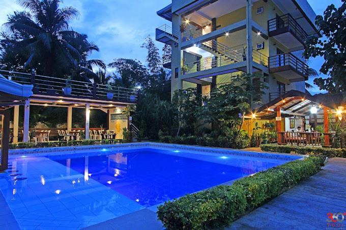 Point 303 Resort General Luna  Luaran gambar